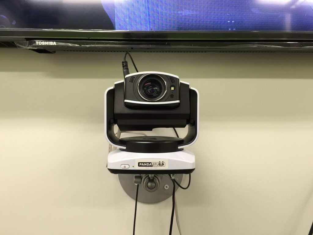 eラーニング、オンラインセミナー用にリモートカメラのパンダカムを設置